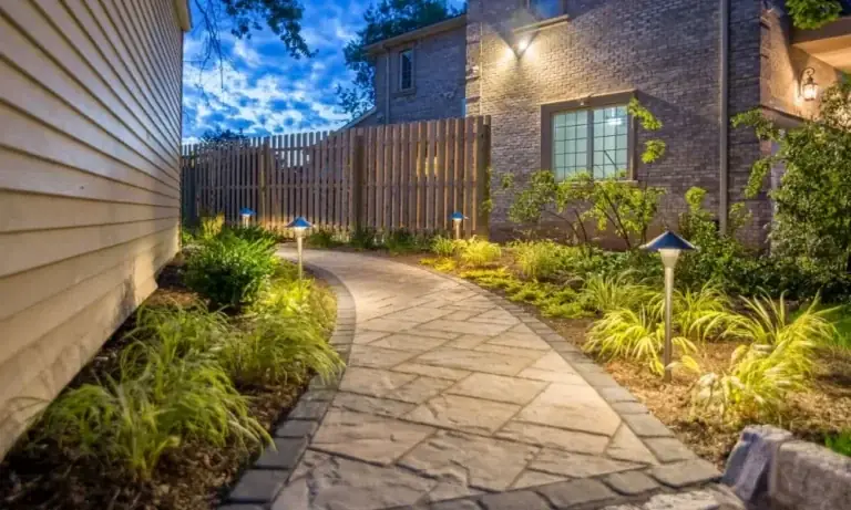 American Coastal Landscape Lighting: Expert Guide