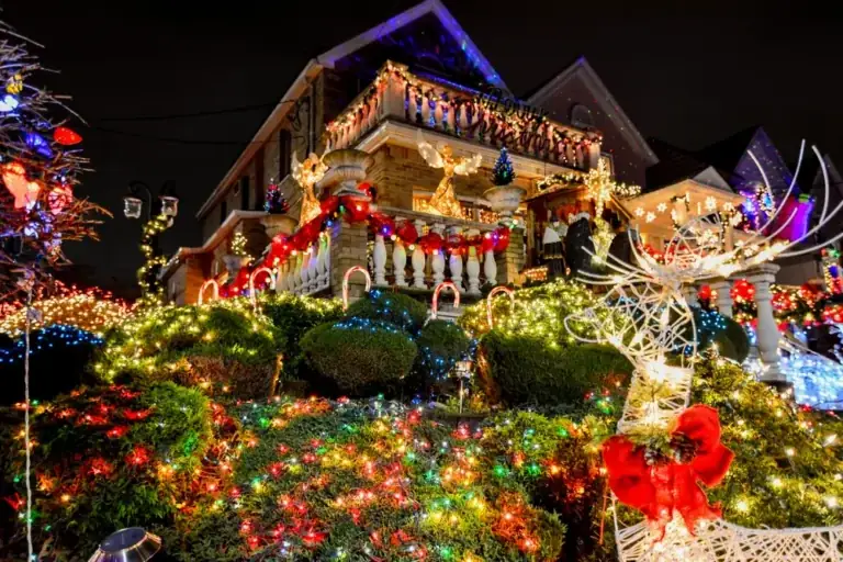 Top Outdoor Illumination Experiences in America: Expert Guide